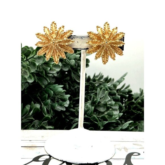 Vintage Gold-Toned Starburst Clip-On Earrings by AVON - Picture 2 of 7